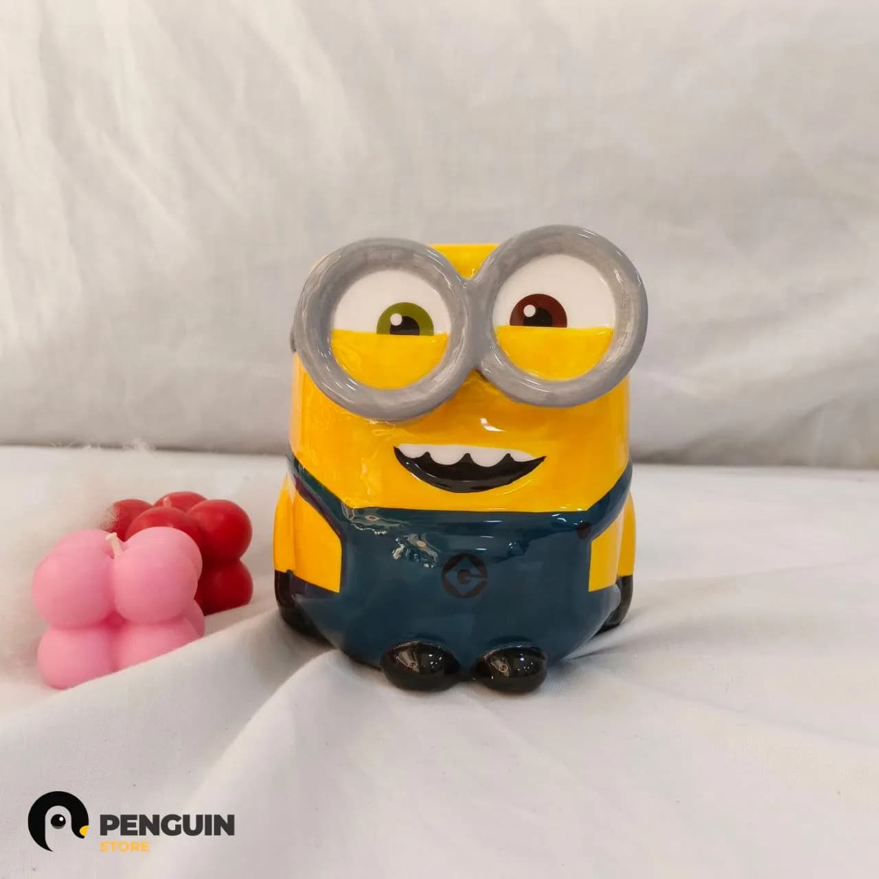 مج "مينيون بوب" (Minion Bob) ثري دي - مج سيراميك مجسم بـ نظارة فضية لزوم البهجة والروقان 🍌💛☕