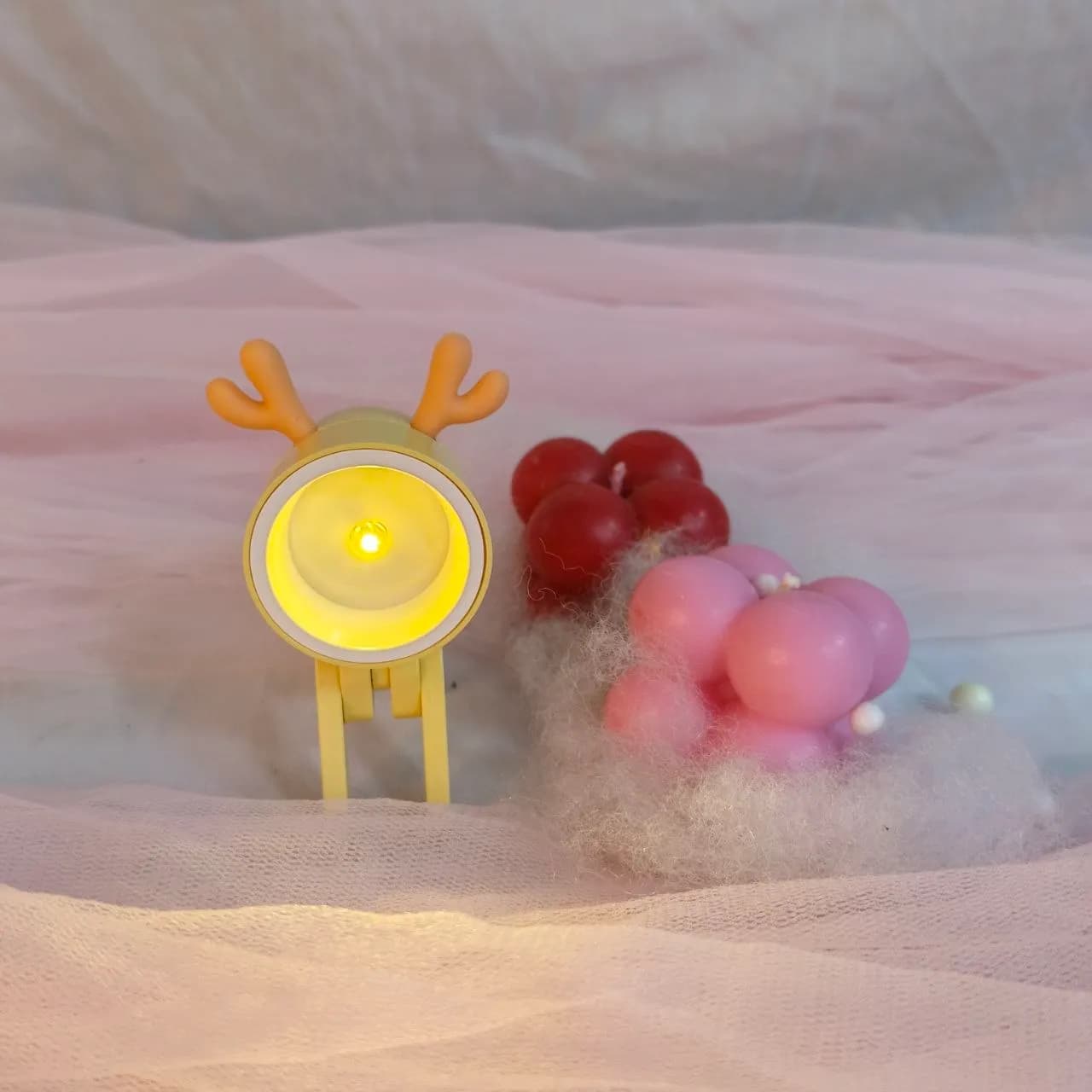 ميني أباجورة غزال أصفر مرنة إضاءة وورم (8 سم) 🦌💡