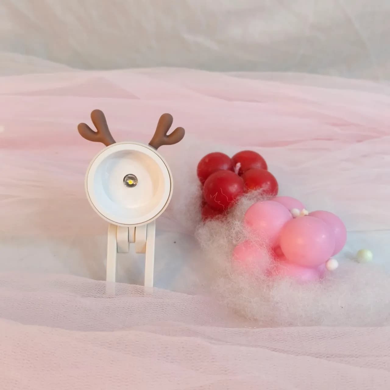 ميني أباجورة غزال أبيض مرنة إضاءة وورم (8 سم) 🦌💡